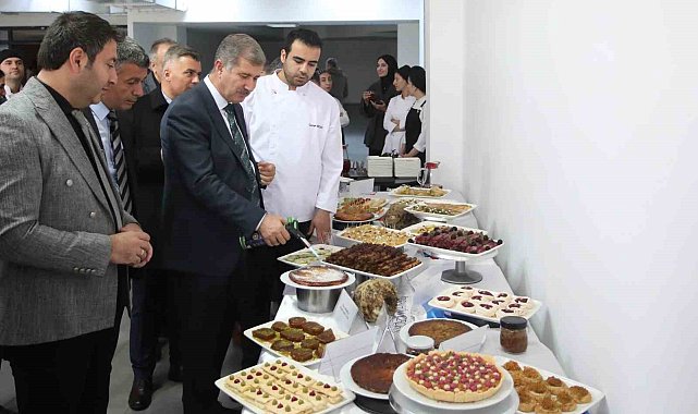 Ağrı'da "Topraktan Sofraya Pancarın Zarafeti" etkinliğinde şeker pancarından elde edilen 20 çeşit ürünün sunumu yapıldı