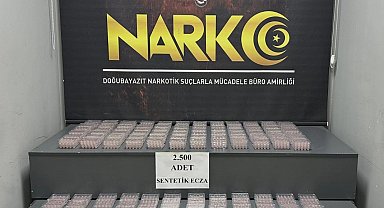 Ağrı'da tırda yüklü miktarda sentetik ecza yakalandı