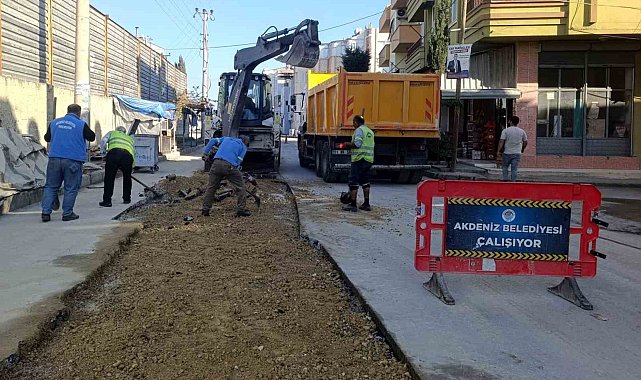 Akdeniz'de yol çalışmaları hız kesmiyor