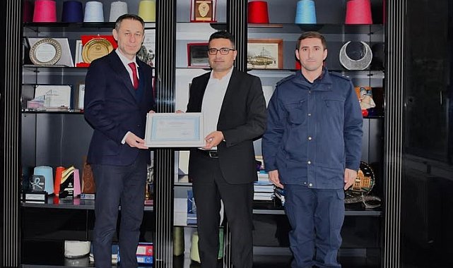 Aksoy'dan jandarmaya araç bağışı
