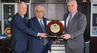 Alanya'nın vergi rekortmenlerine plaket