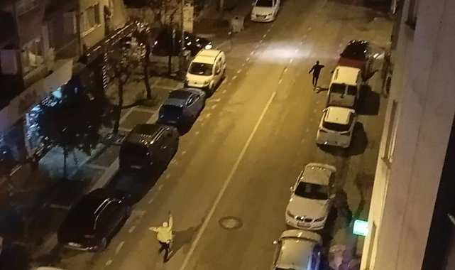 Alkollü sürücü önce araçla sonra koşarak kaçtı: Polis havaya defalarca ateş açtı, yine durmadı