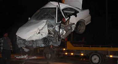 Amasya'da iki otomobilin çarpıştığı feci kazada kamerada