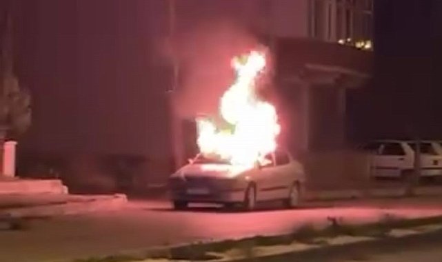 Amasya'da seyir halindeki otomobil alevlere teslim oldu