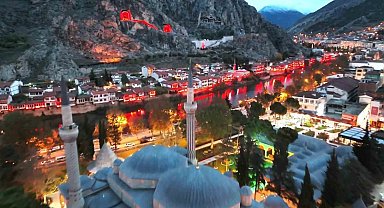 Amasya'nın dünya mirası Harşena Dağı ve Yalıboyu Evleri'ne yeni sistem ışıklandırma: "En güzelini yapacağız"