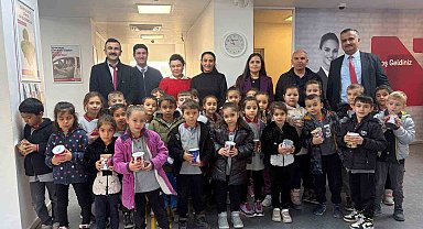 Ana sınıfı öğrencileri bankada tasarrufla tanıştı