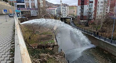 Ana su hattındaki tonlarca su Harşit Çayı'na aktı