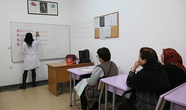 Ankara Keçiören'de her yaşa okuma yazma desteği