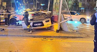 Ankara'da araçla motosiklet çarpıştı: 4 yaralı