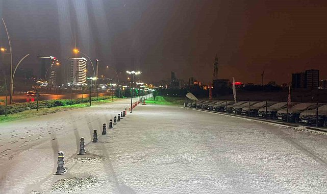 Ankara'da kar yağışı etkili oldu
