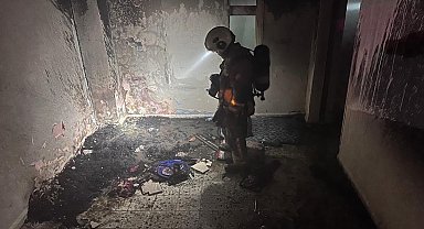 Antakya'da metruk bina yangını