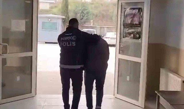 Antakya'da uyuşturucu madde suçundan aranan 2 şahıs yakalandı