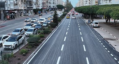 Antalya 100. Yıl Bulvarı'nda asfalt yenileme çalışması