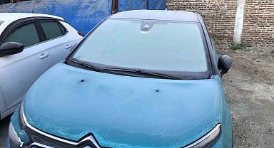 Araba camlarında buzlanma oluşmaya başladı