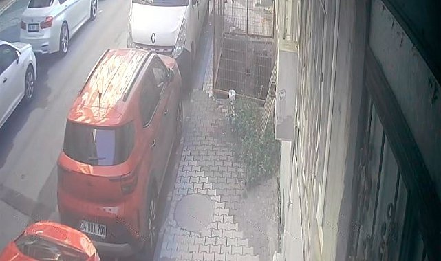 Arnavutköy'de otomobil 3 yaşındaki çocuğa çarptı