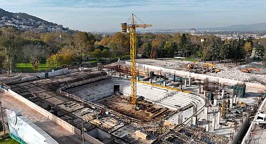 Atatürk Spor Salonu hızla yükseliyor