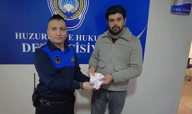 ATM'de unutulan 5 bin TL sahibine teslim edildi