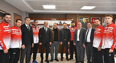 Avrupa üçüncüsü Curling Milli Takımı'ndan Çakmur'a ziyaret