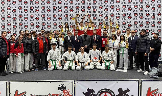 Avrupa'da Yıldırım rüzgarı