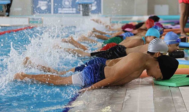 Aydın'da bir yılda 21 bin kişiye yüzme eğitimi verildi