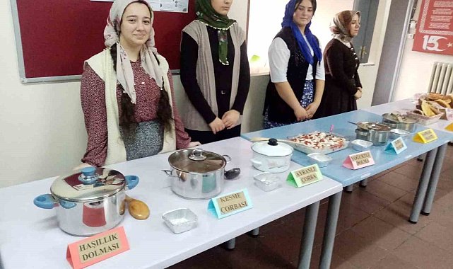 Aydıntepe'de öğrenciler Bayburt'un yöresel lezzetlerini tanıttı