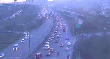 Bağcılar TEM Otoyolu'nda zincirleme kaza meydana geldi