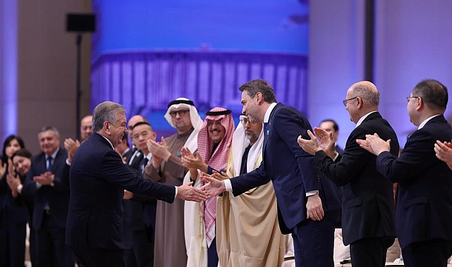 Bakan Bayraktar, Özbekistan Cumhurbaşkanı Mirziyoyev tarafından kabul edildi