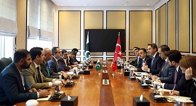 Bakan Bayraktar, Pakistan'da 5 yeni anlaşmaya imza attı