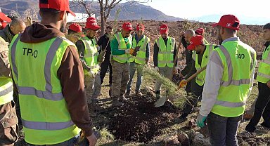 Bakan Bayraktar: "Enerjide tam bağımsız, doğasıyla yeşil bir Türkiye için çalışıyoruz"
