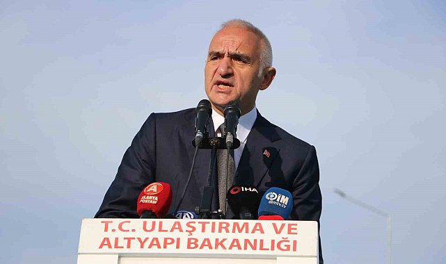Bakan Ersoy: "Asdendos, Phaselis, Olympos ve özellikle Side antik kentlerinde yürüttüğümüz çalışmalarla tüm dünyanın gıpta ile baktığı bir noktaya geldik"