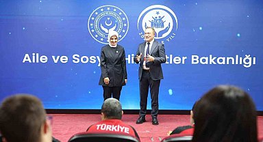 Bakan Göktaş engelli sporcularla bir araya geldi