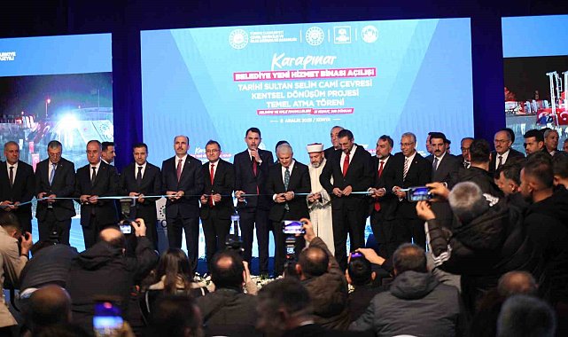 Bakan Kurum: "350 bin yuvamızın anahtarlarını teslim ettik, 453 bin konutumuzu da yıl sonuna kadar tamamlayacağız"