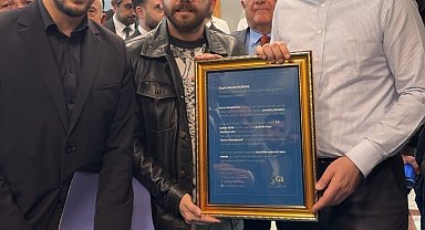 Bakan Kurum'a fuar davetiyesi takdim edildi