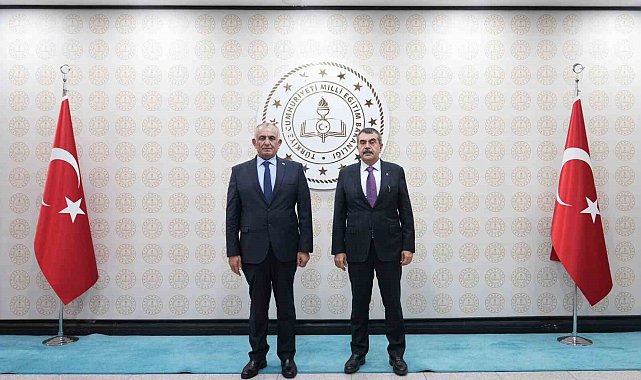 Bakan Tekin, KKTC Milli Eğitim Bakanı Çavuşoğlu'nu makamında ağırladı