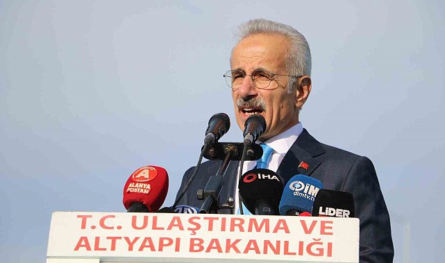 Bakan Uraloğlu: "23 yılda Antalya'nın ulaşım ve iletişim altyapısına 244,6 milyar lirayı aşan yatırımlar gerçekleştirdik"