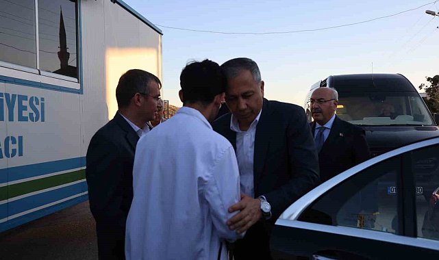 Bakan Yerlikaya, Kozan'da taziye ziyaretinde bulundu