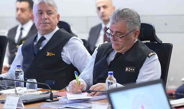 Bakan Yerlikaya: "Yeni yıl tedbirlerine ilişkin hazırlık ve koordinasyon toplantımızı gerçekleştirdik"