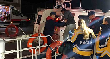 Balıkçı teknesinde yaralanan vatandaşa Sahil Güvenlikten tıbbi tahliye
