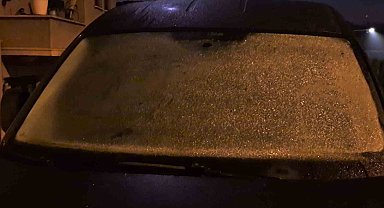 Bartın'da sıcaklık 4 dereceye kadar düştü, araç camları buz tuttu