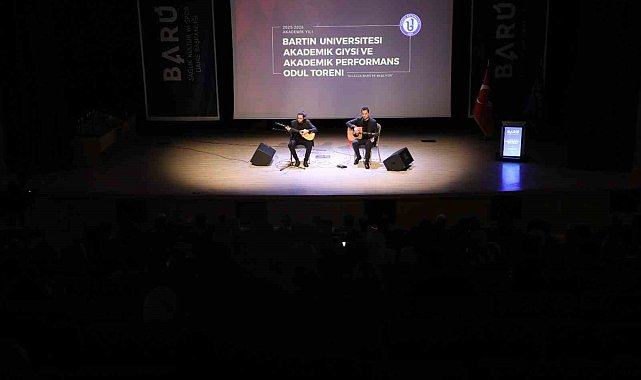 BARÜ'de "Akademik Giysi ve Akademik Performans Ödül Töreni" gerçekleştirildi