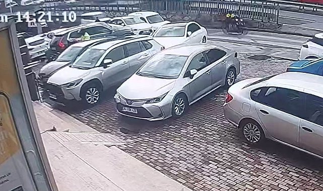 Başakşehir'de bankadan para çeken iş adamına soygun girişimi kamerada