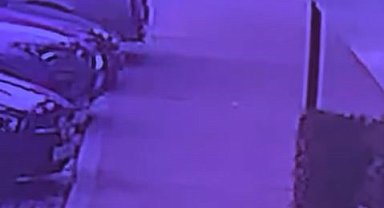 Başakşehir'de kaldırımda yürüyen yayalara otomobil çarptı