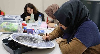 Başiskele'de kadınlar geleneksel sanatları öğreniyor