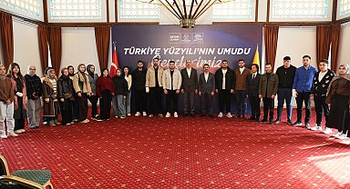 Başkan Altay, Konya'nın ilçelerinden gelen gençlerle buluştu