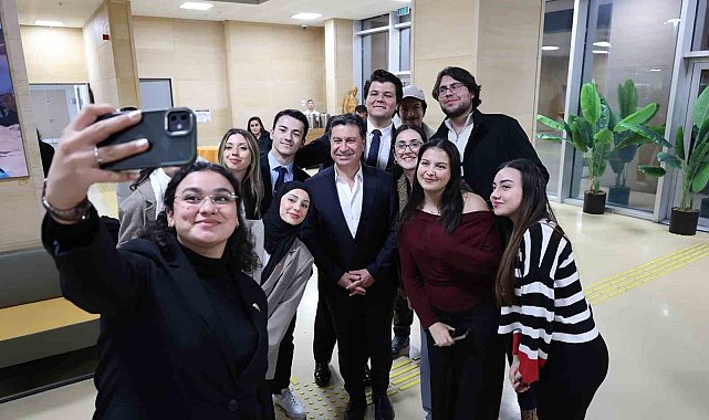 Başkan Aras: "Gençlerden gelen her fikri desteklemeye hazırız"