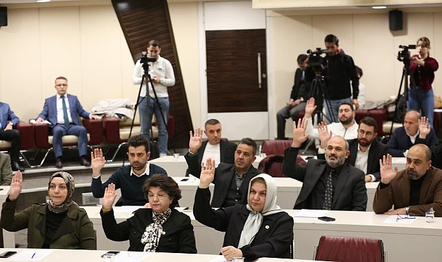 Başkan Çolakbayrakdar'dan öğrencilere ve ailelere büyük müjde