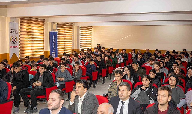 Başkan Er, öğrencilerle bir araya geldi