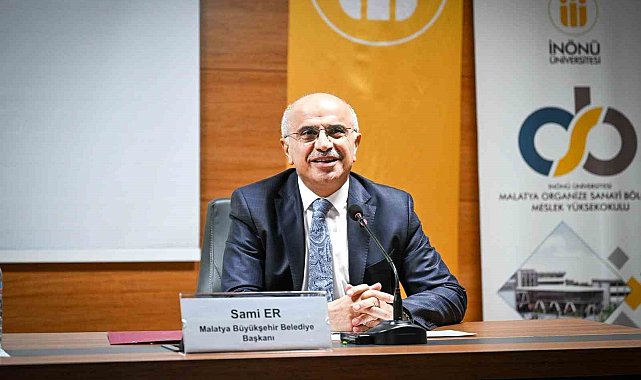 Başkan Er, üniversite öğrencileriyle bir araya geldi: "Şehir 12 ayda ayağa kalktı"