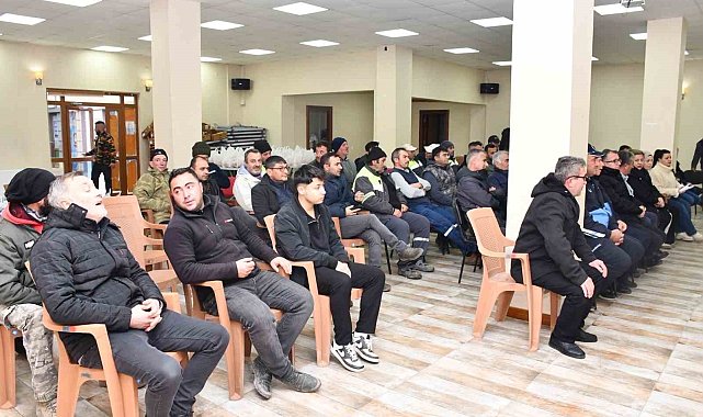 Başkan Karabacak'tan personele yeni yıl kutlaması ve yılbaşı hediyesi
