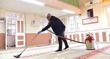 Başkan Kaya: "Camilerimizde huzurlu ibadet ortamı oluşturuyoruz"